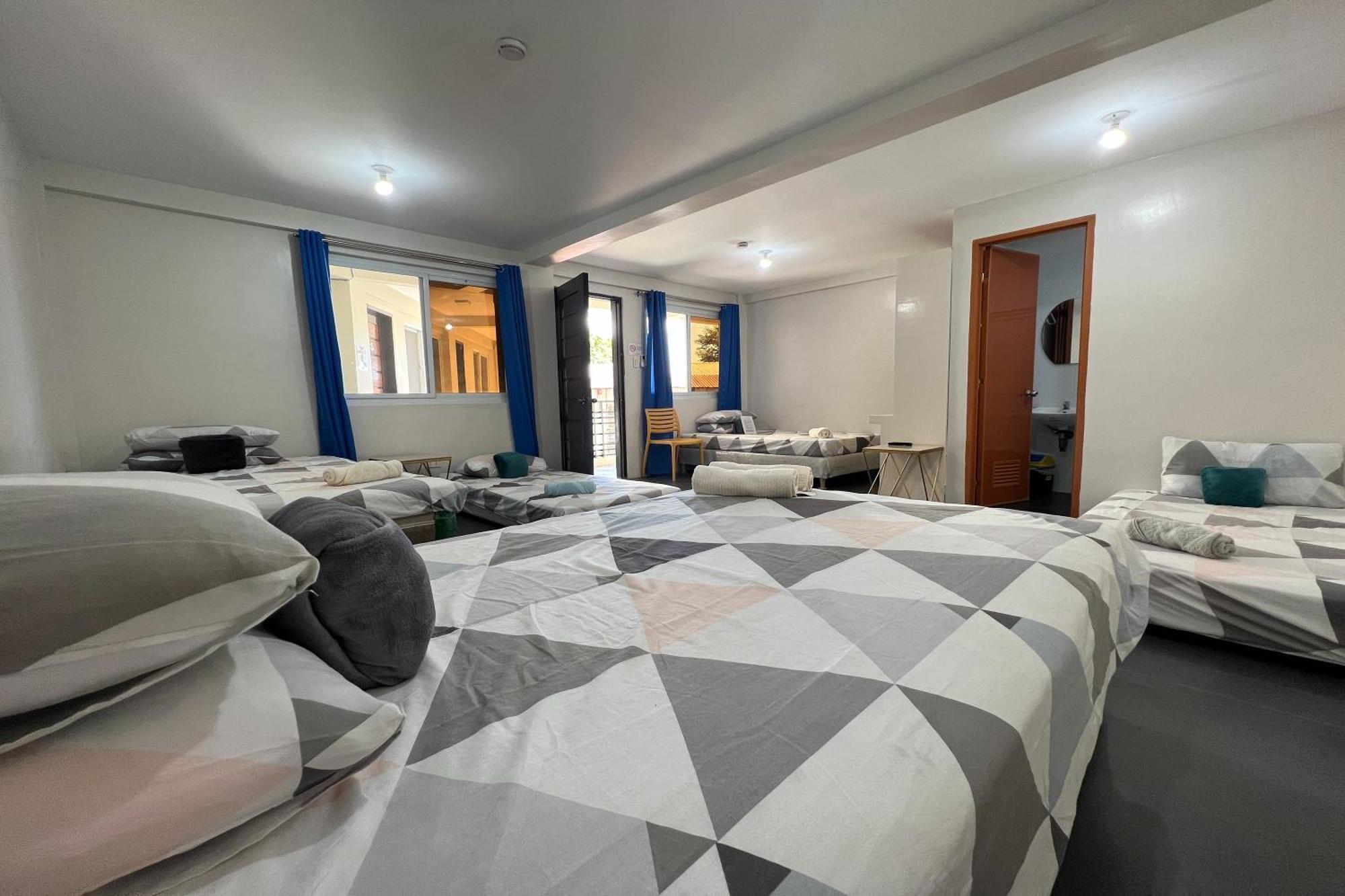 Happy Grey Hotel Віган Екстер'єр фото